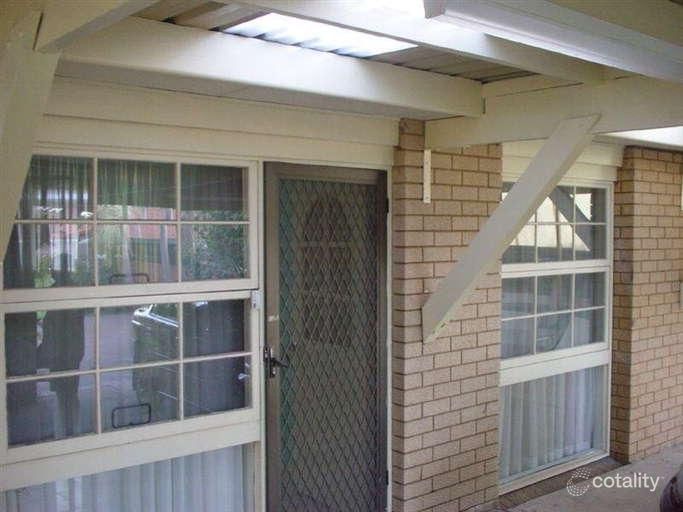 2 Tudor Pl, Glenfield, NSW 2167