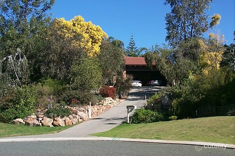 16 Brompton Pl, Alexander Heights, WA 6064