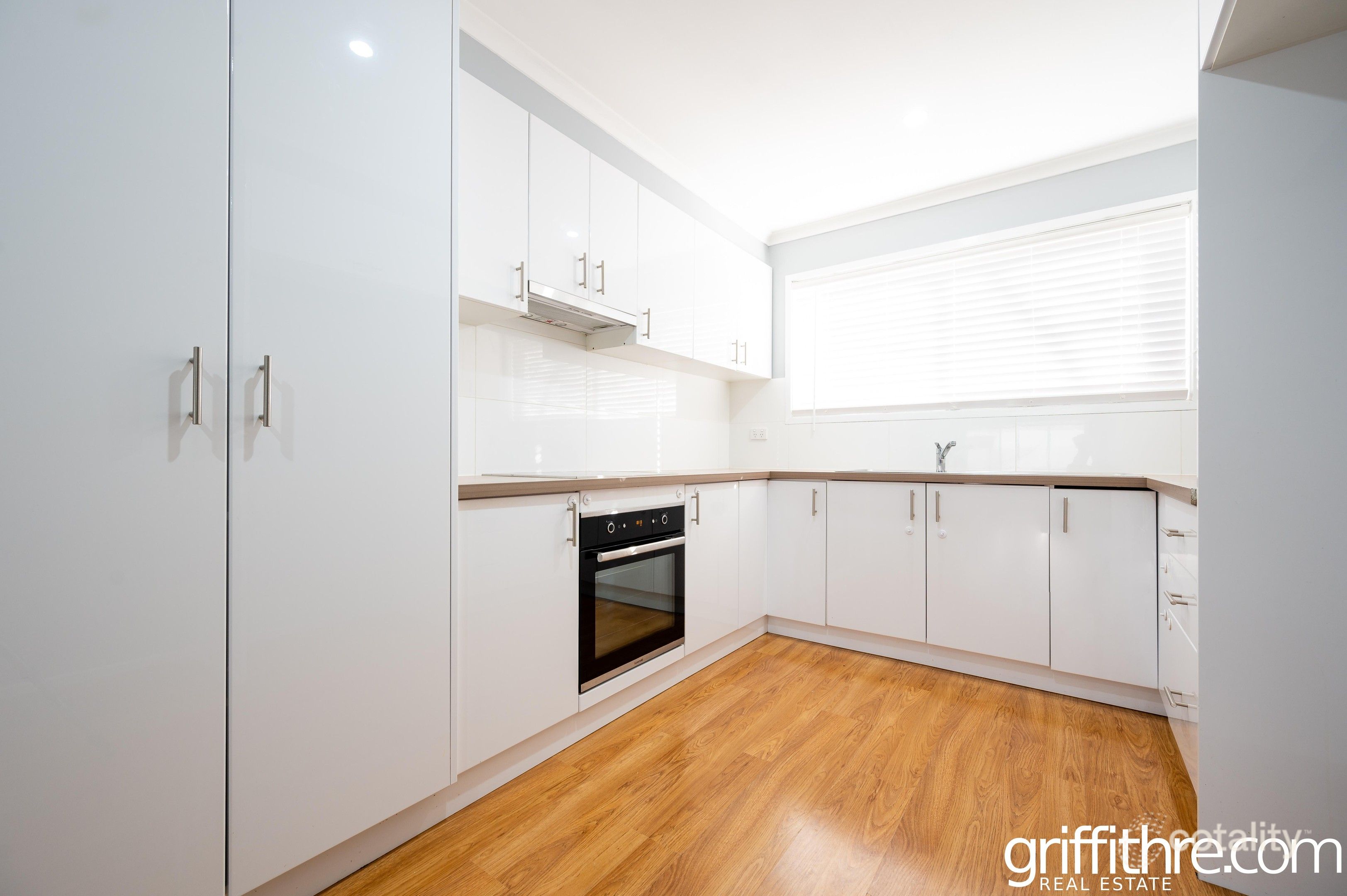 2/17 Doongara St, Griffith, NSW 2680