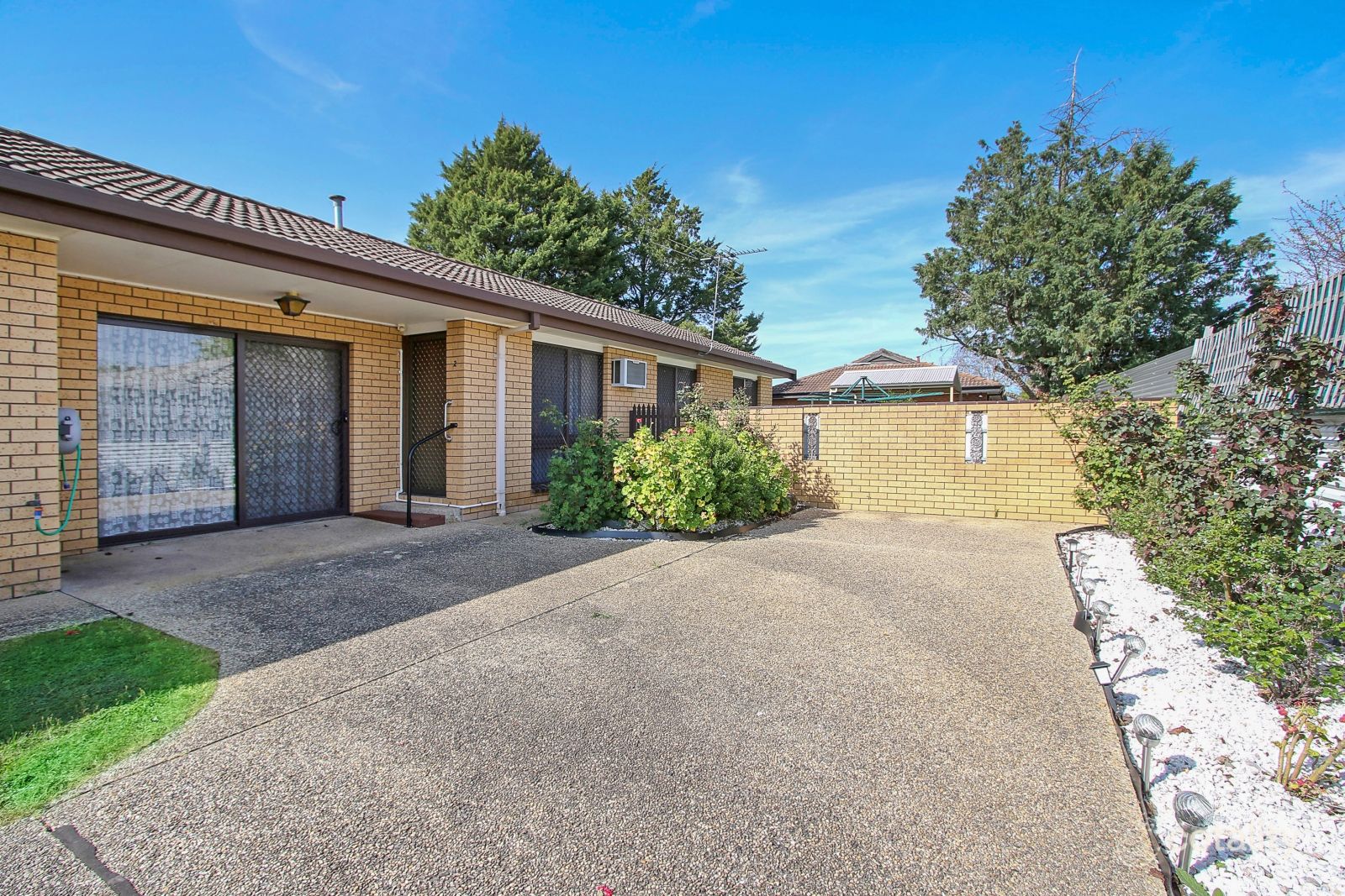 2/396e Ross Cct, Lavington, NSW 2641