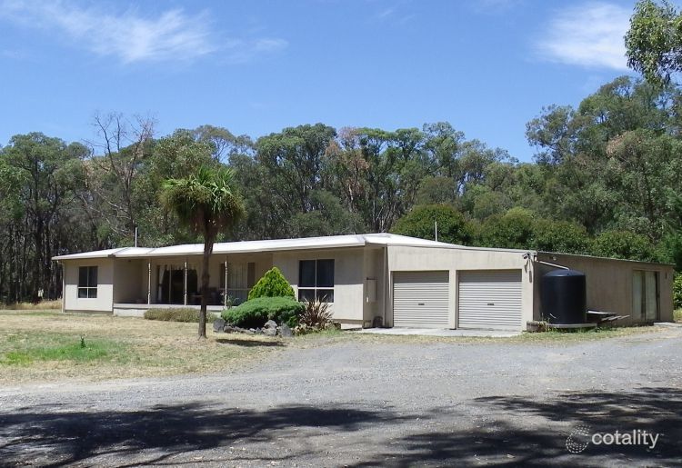 79 Andrew Dr, Haddon, VIC 3351