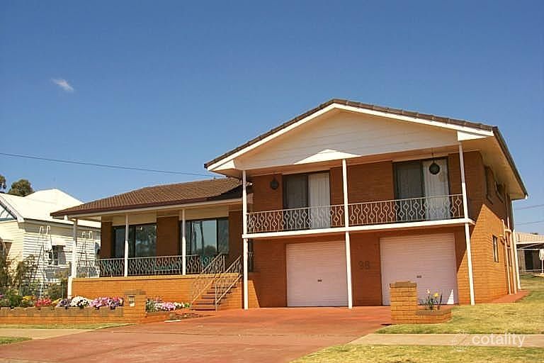 38 Eiser St, Harristown, QLD 4350