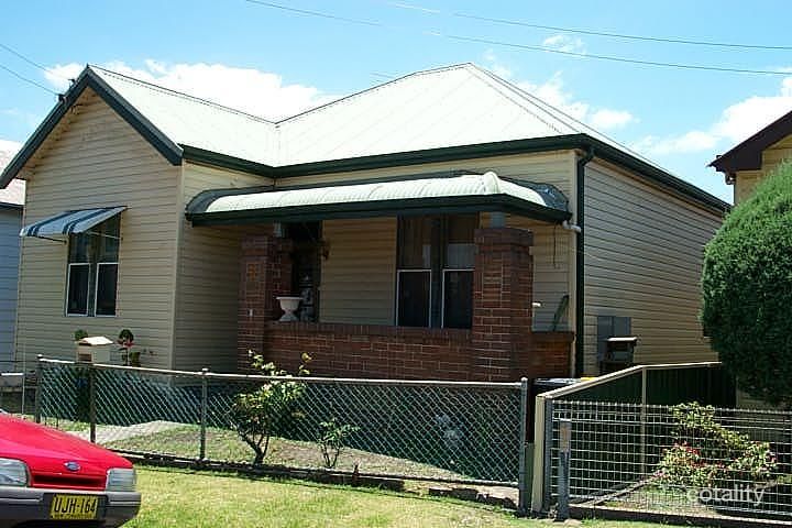 8 Margaret St, Tighes Hill, NSW 2297