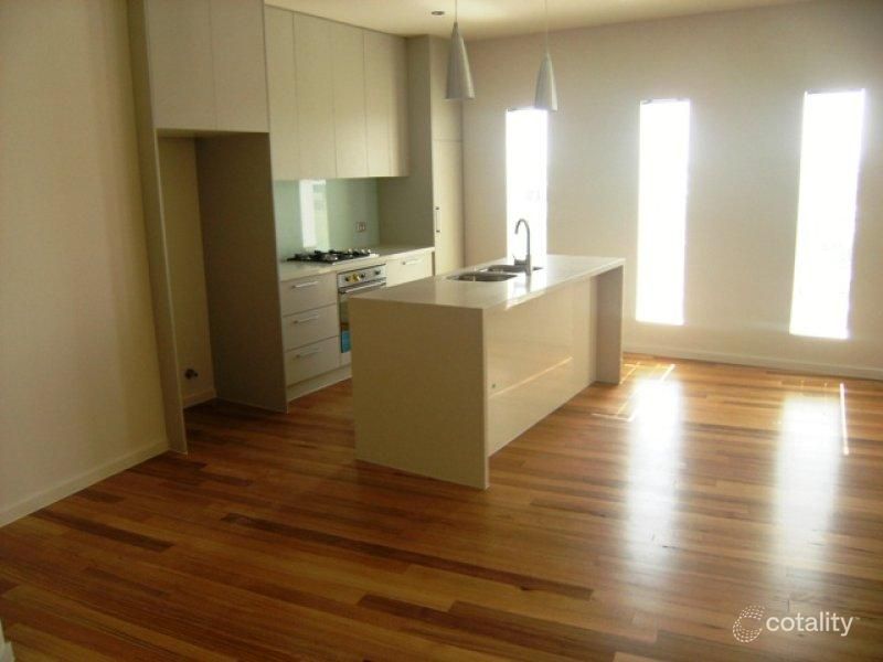 11/2 The Esplanade, Caroline Springs, VIC 3023