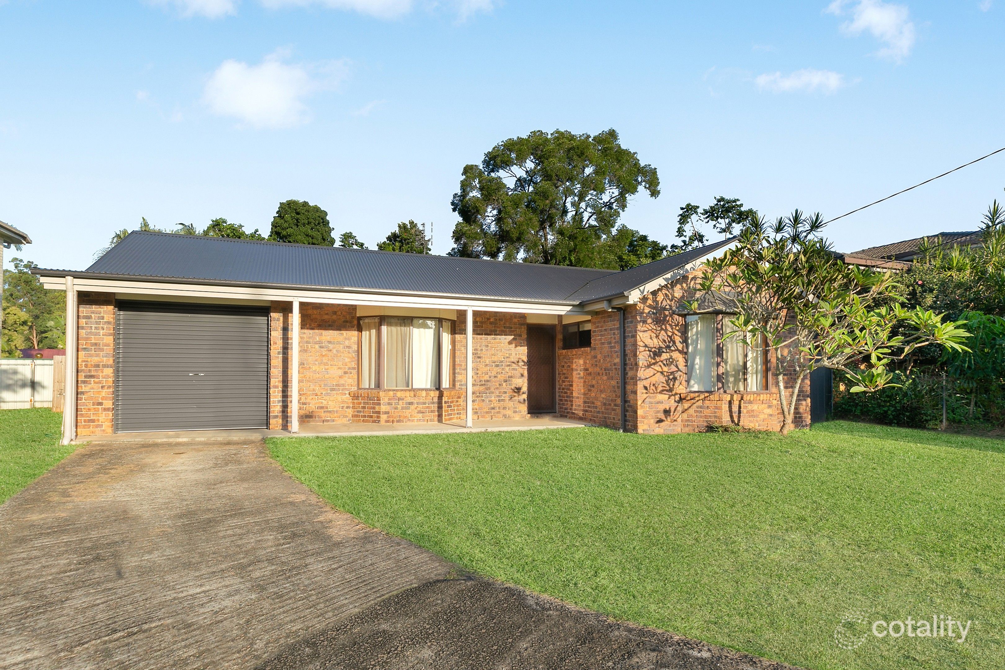 11 Coonowrin Rd, Glass House Mountains, QLD 4518