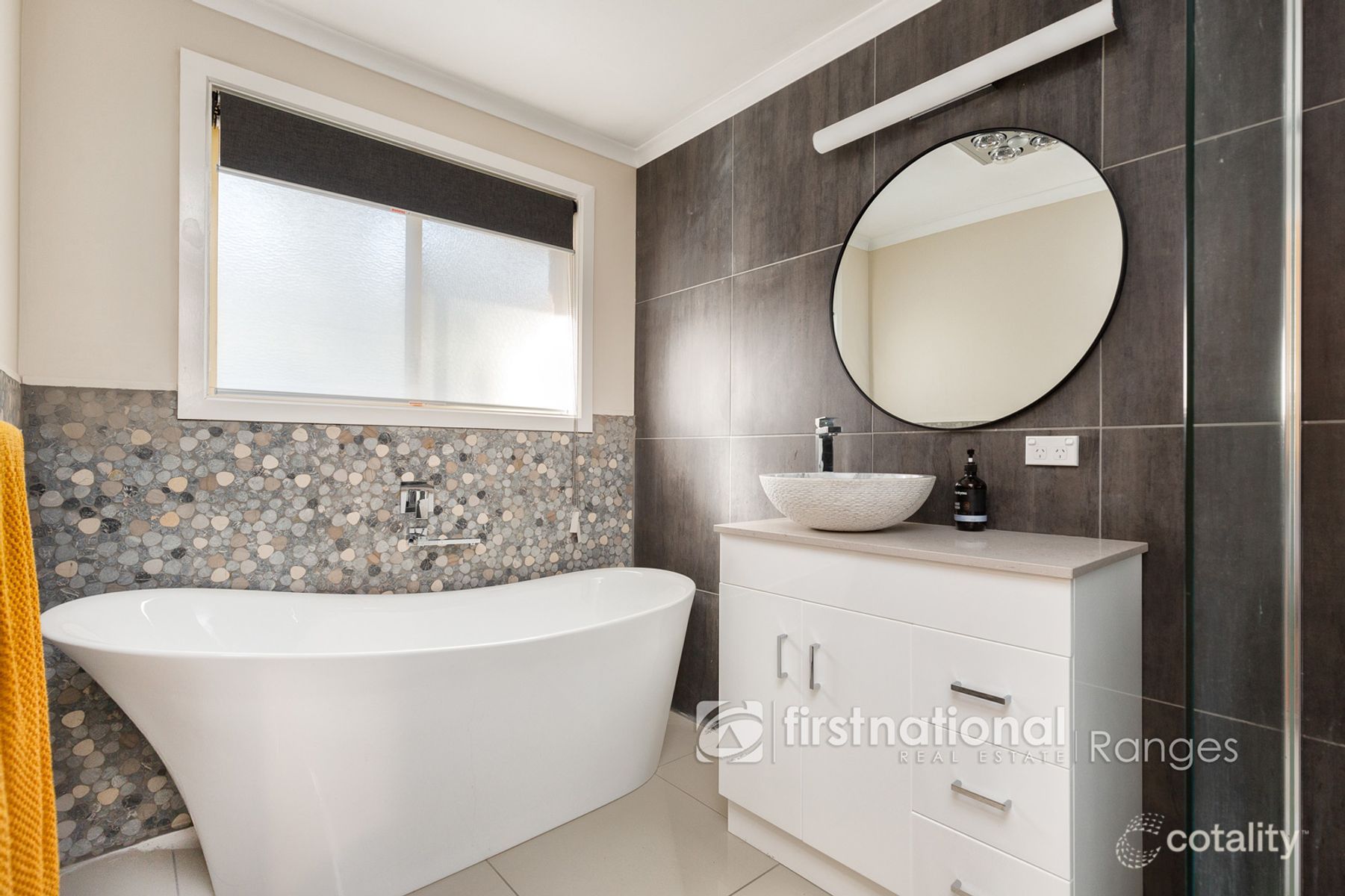 6 Grandview Gr, Menzies Creek, VIC 3159