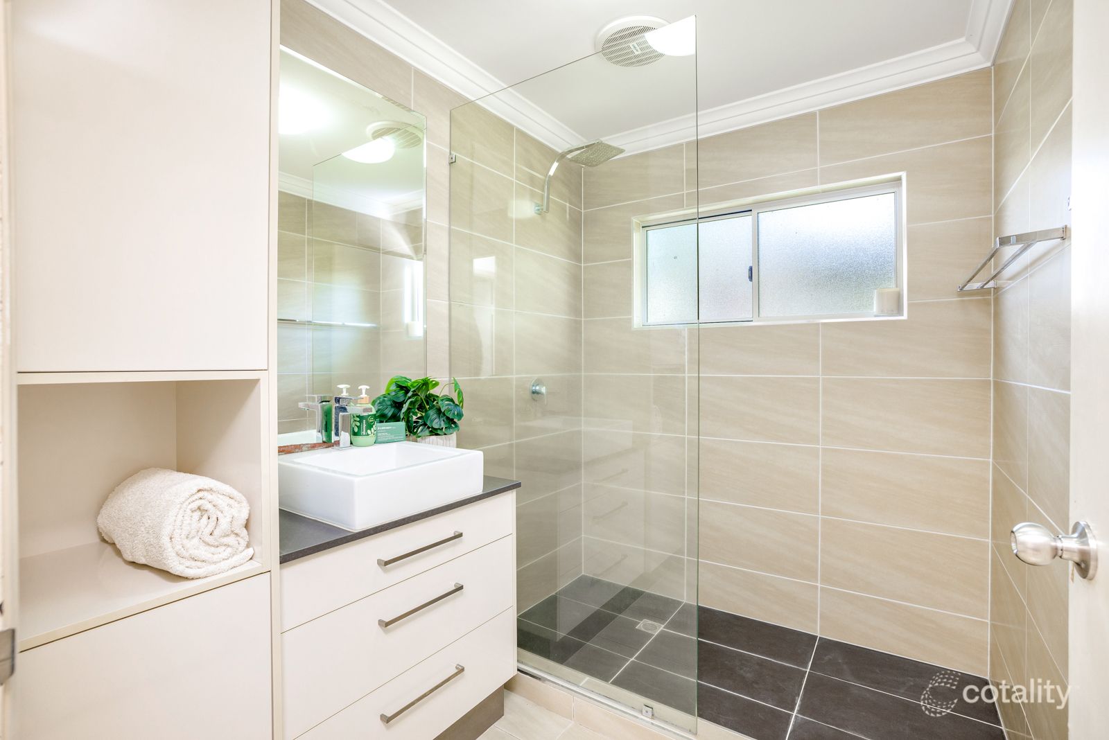 40 Bayview St, Bayview Heights, QLD 4868