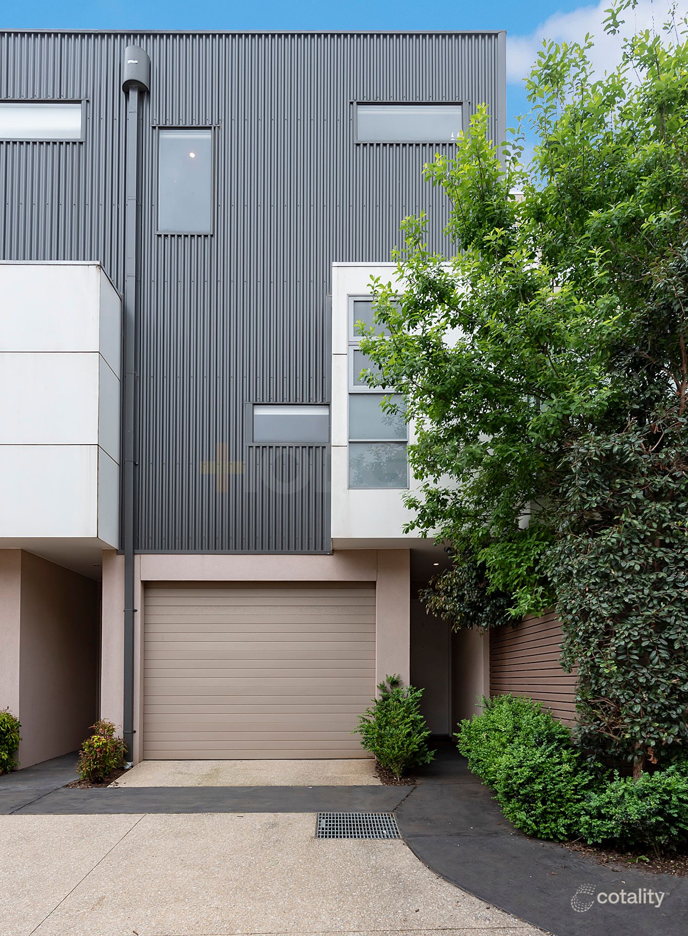 8/30 Sydenham St, Seddon, VIC 3011