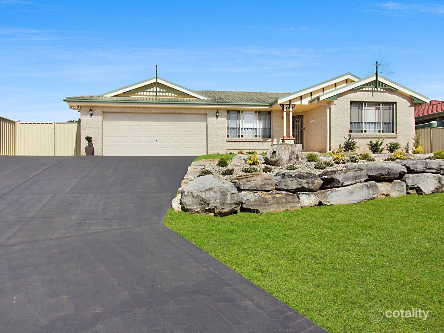 41 Toomey Cres, Quakers Hill, NSW 2763