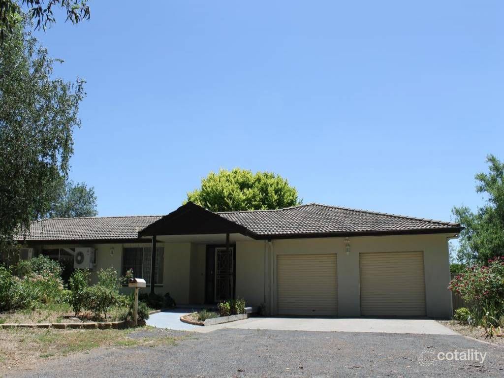 3 Willawong St, Young, NSW 2594