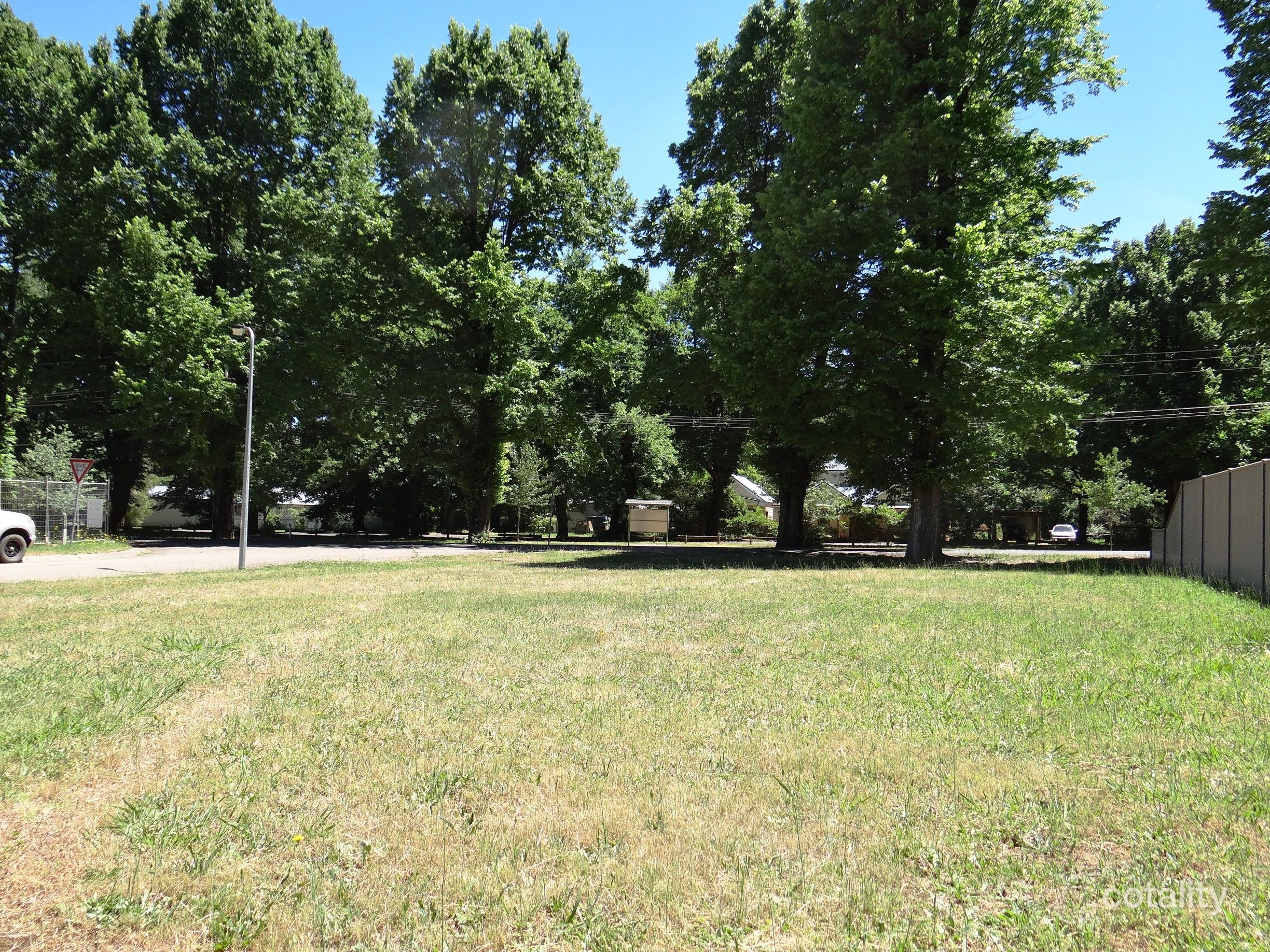 1 Kilfinan Cres, Bright, VIC 3741