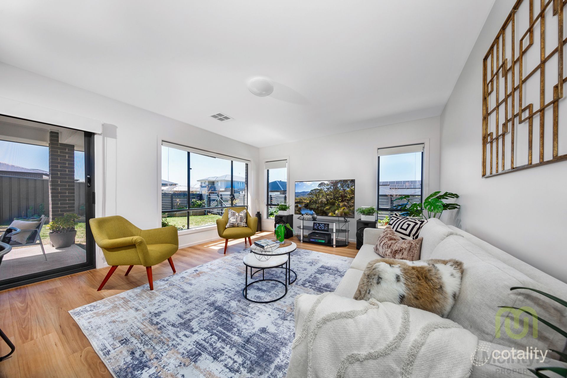 24 Erskine Loop, Googong, NSW 2620