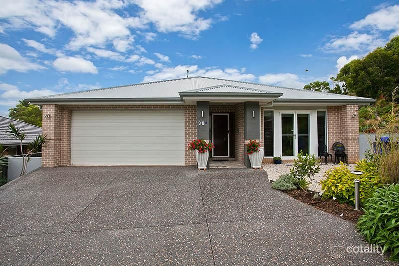 38b Lawrence Hargrave Dr, Austinmer, NSW 2515