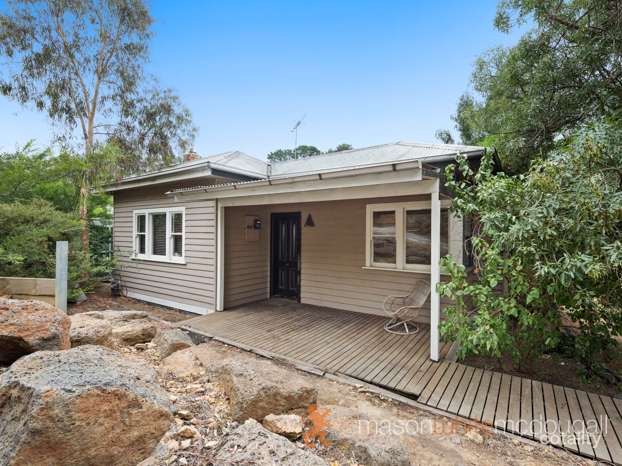 10 Haleys Gully Rd, Hurstbridge, VIC 3099