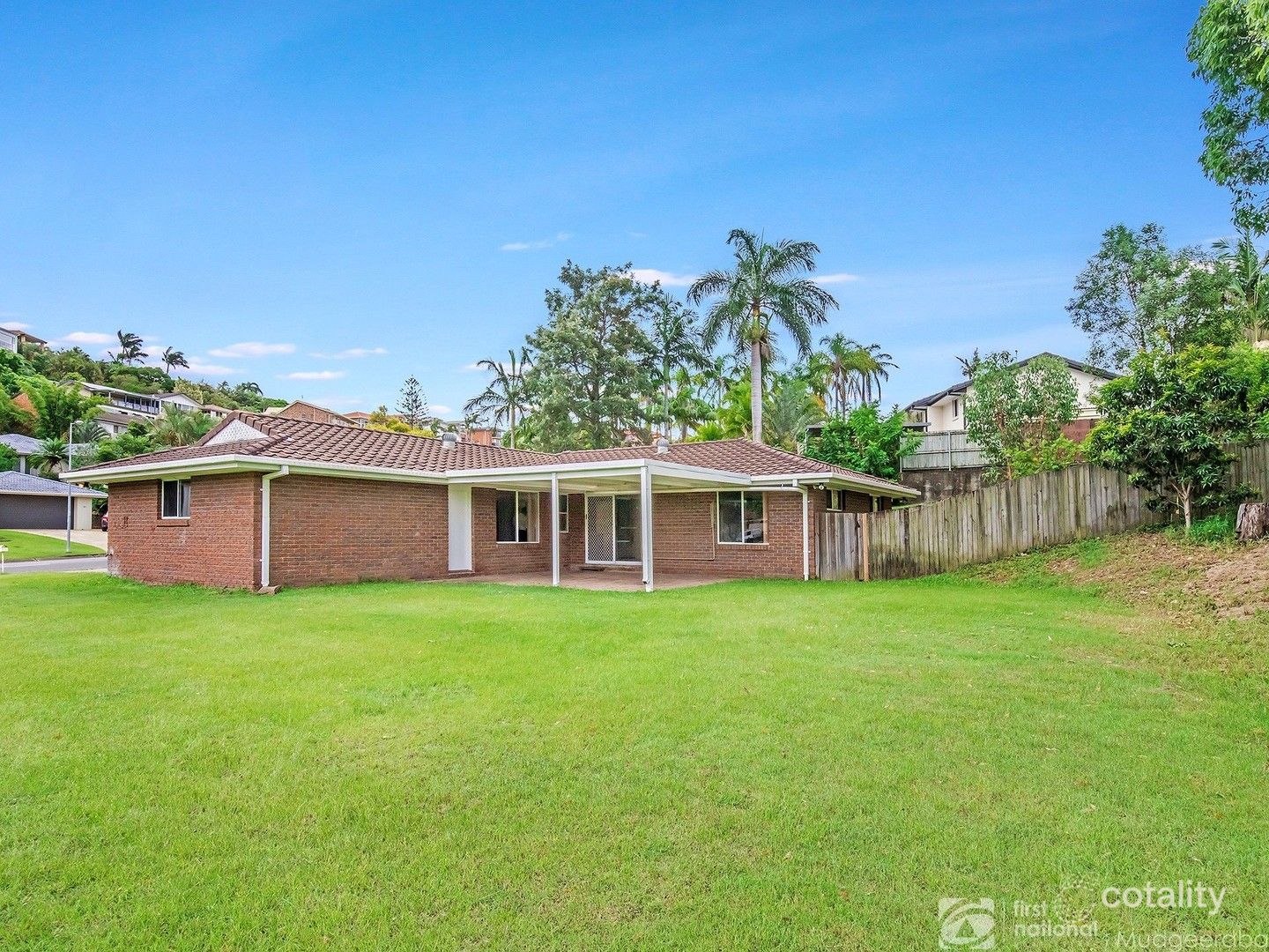 26 Renfrew Dr, Highland Park, QLD 4211
