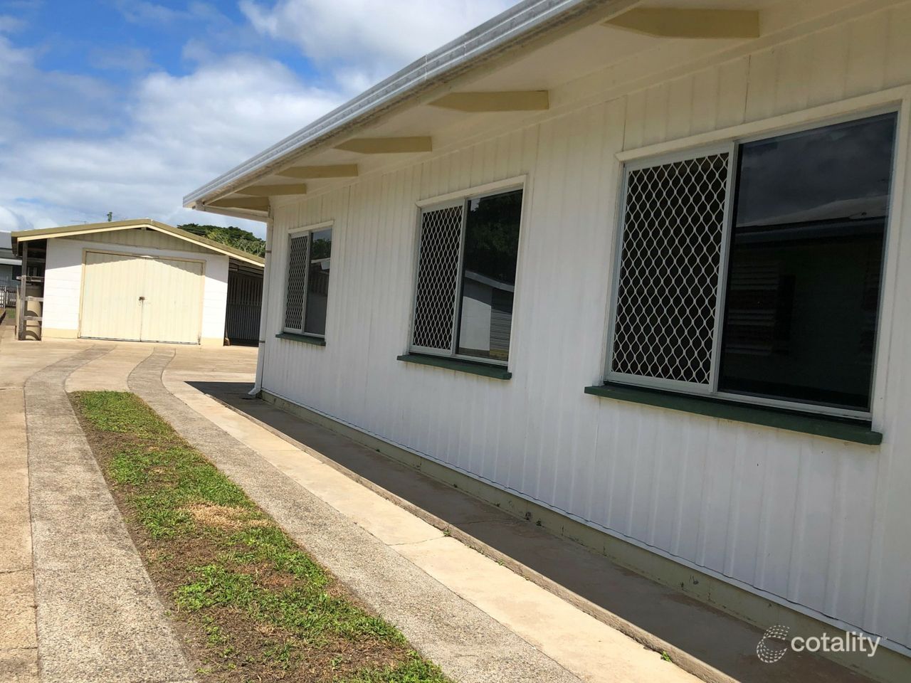 23 Hogan St, Westcourt, QLD 4870