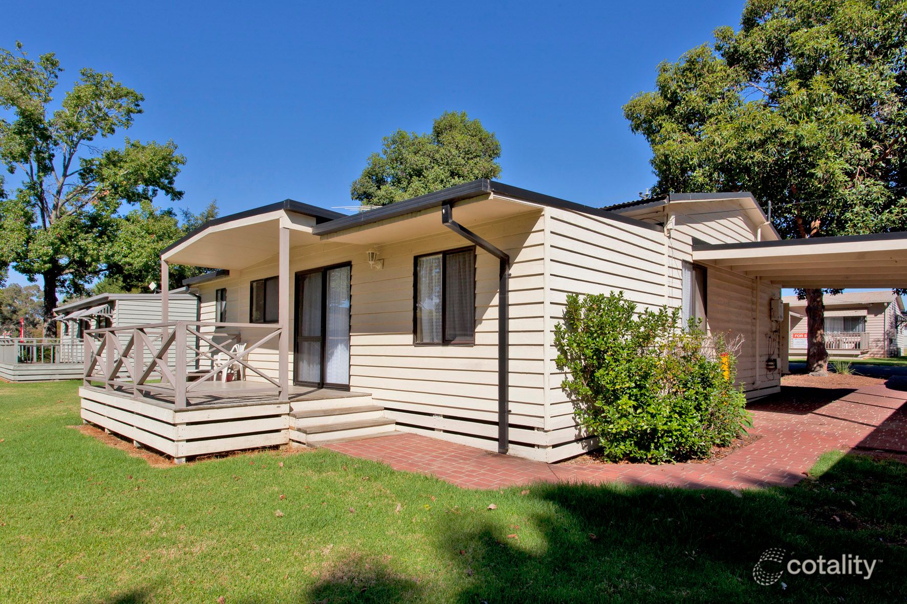 20 Brush Box St, Lake Hume Village, NSW 3691