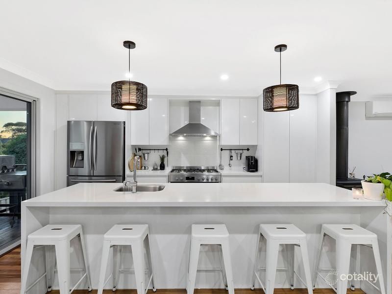 43 Valley View Rd, Bateau Bay, NSW 2261