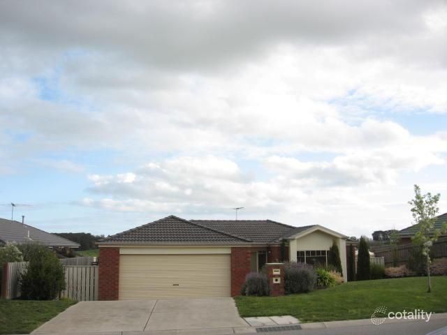34 Hartsmere Dr, Berwick, VIC 3806
