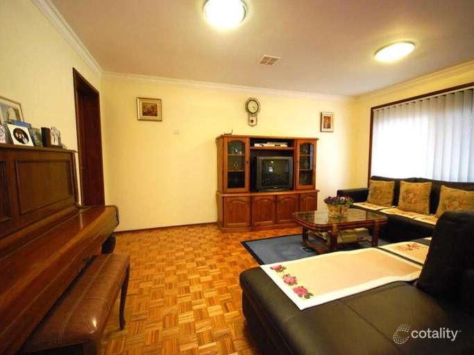 8 Dealing Dr, Oakleigh South, VIC 3167