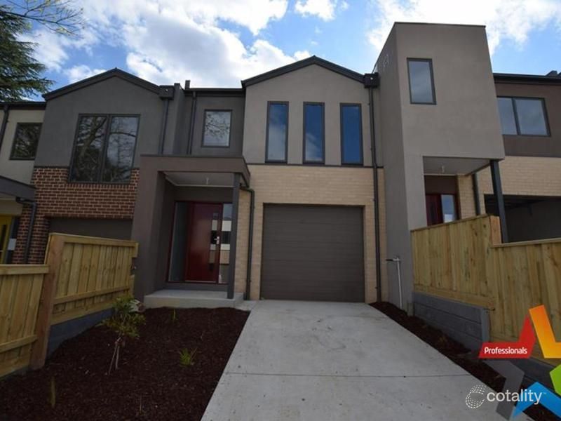 6 Toby Pl, Mooroolbark, VIC 3138