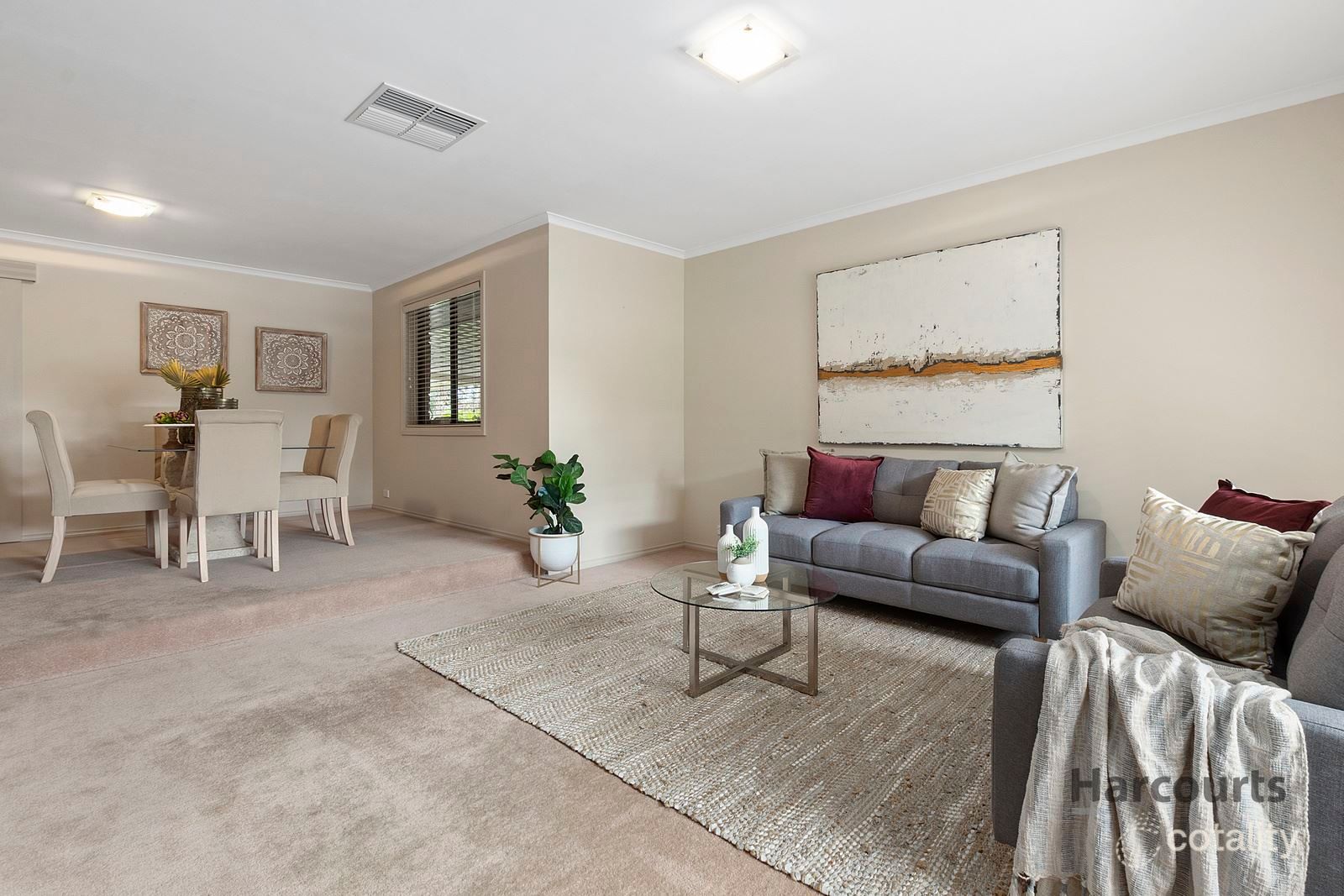 18 Equestrian Dr, Woodcroft, SA 5162