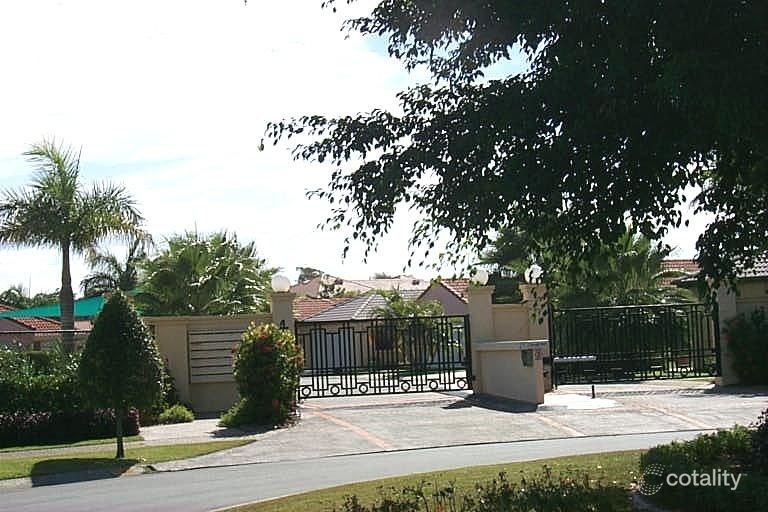 18/4 Bronberg Ct, Southport, QLD 4215