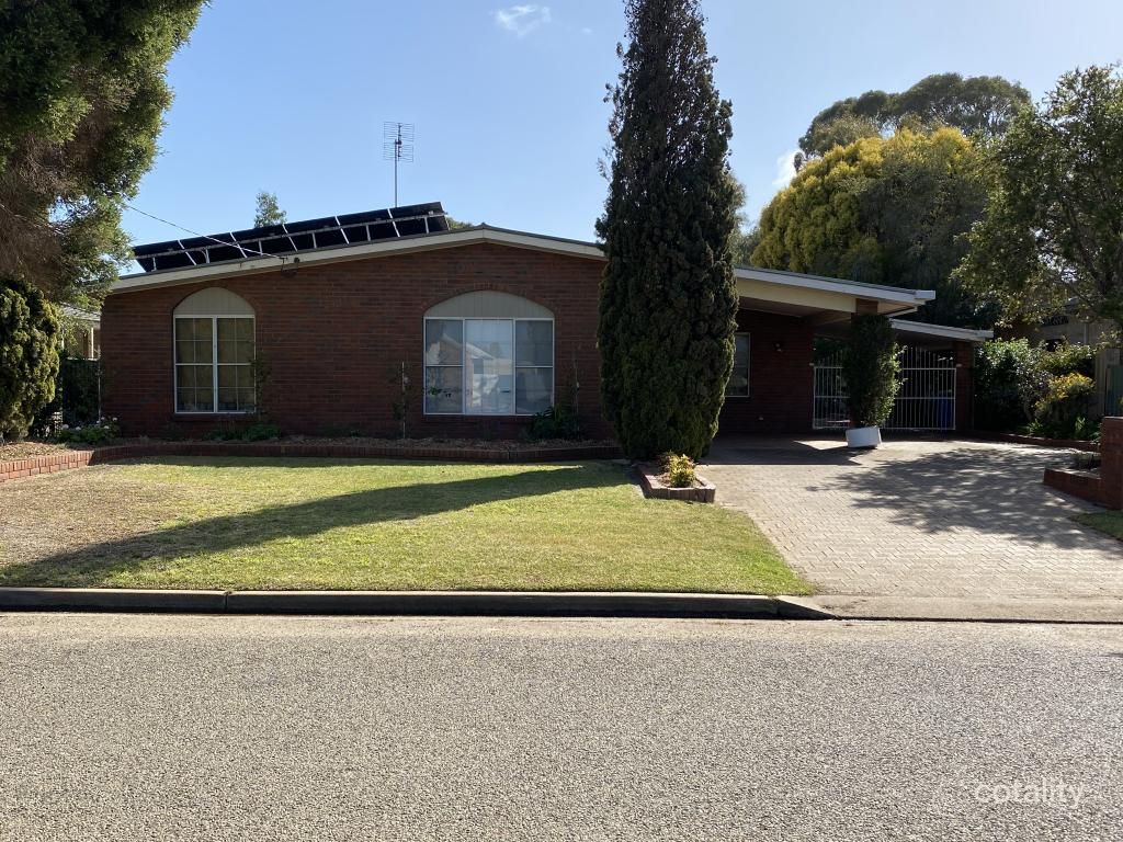 71 Wells St, Finley, NSW 2713