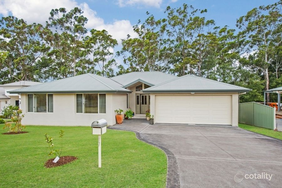 17 Yarrawonga Dr, Mollymook Beach, NSW 2539