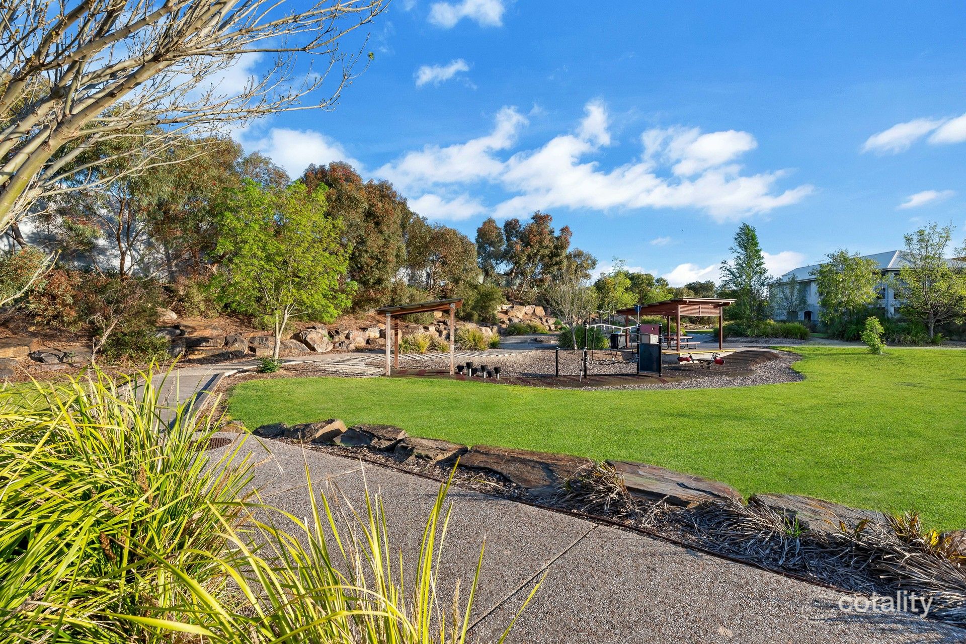 17 Macmillan Ave, Mawson Lakes, SA 5095