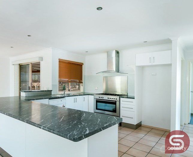 102 Rue Montaigne, Petrie, QLD 4502