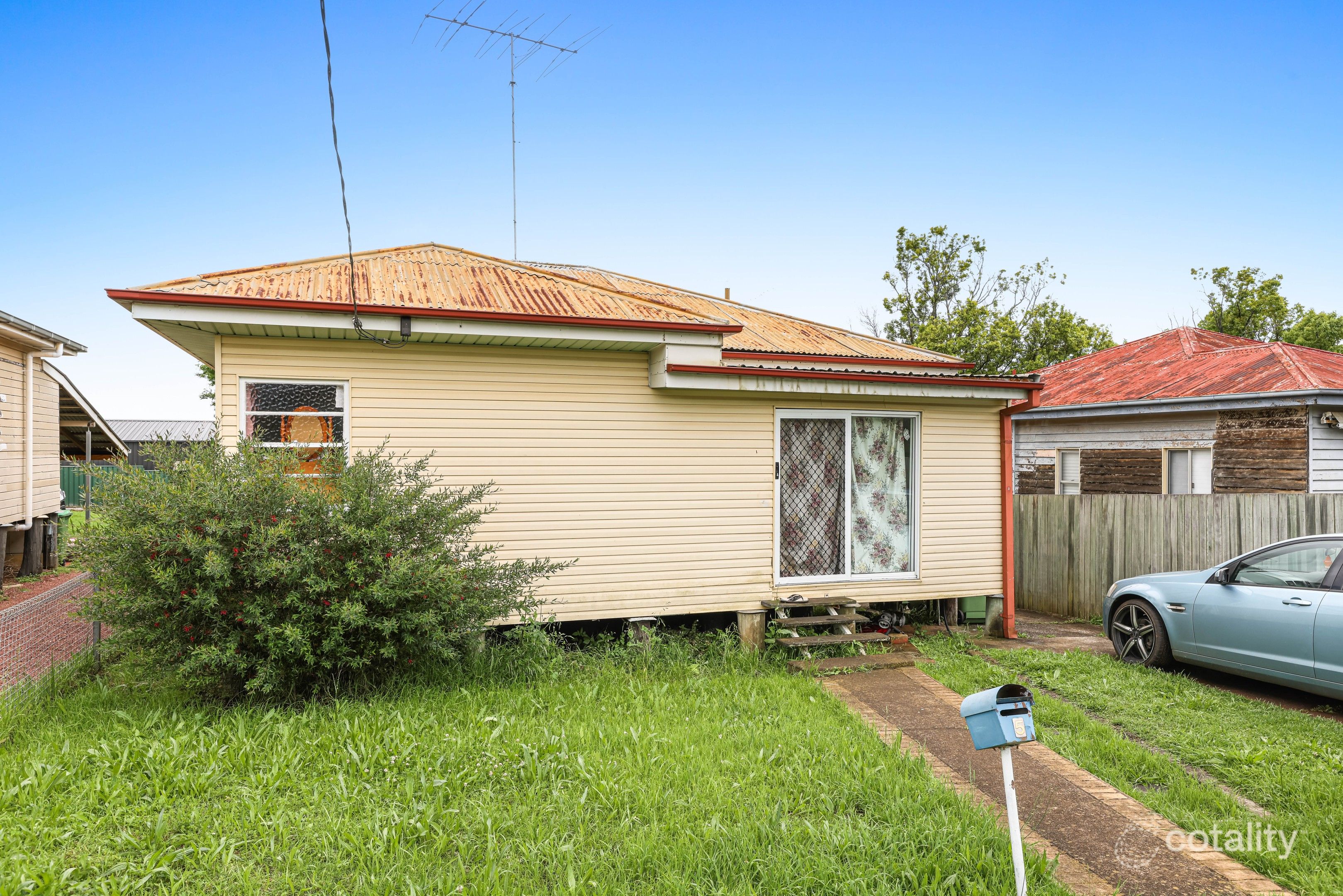 5 Tighe St, Newtown, QLD 4350
