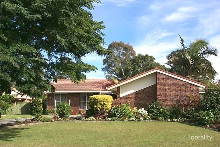 5 Fairway Ct, Caboolture, QLD 4510