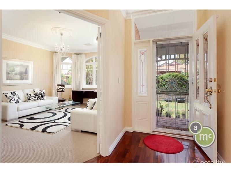 15 Jubaea Gdns, Mount Claremont, WA 6010