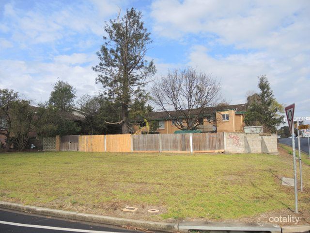 2 Birdsville Cres, Leumeah, NSW 2560