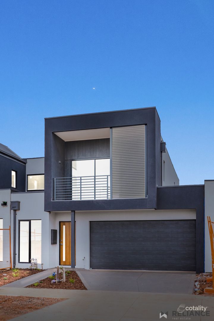 24 Becontree Cres, Strathtulloh, VIC 3338