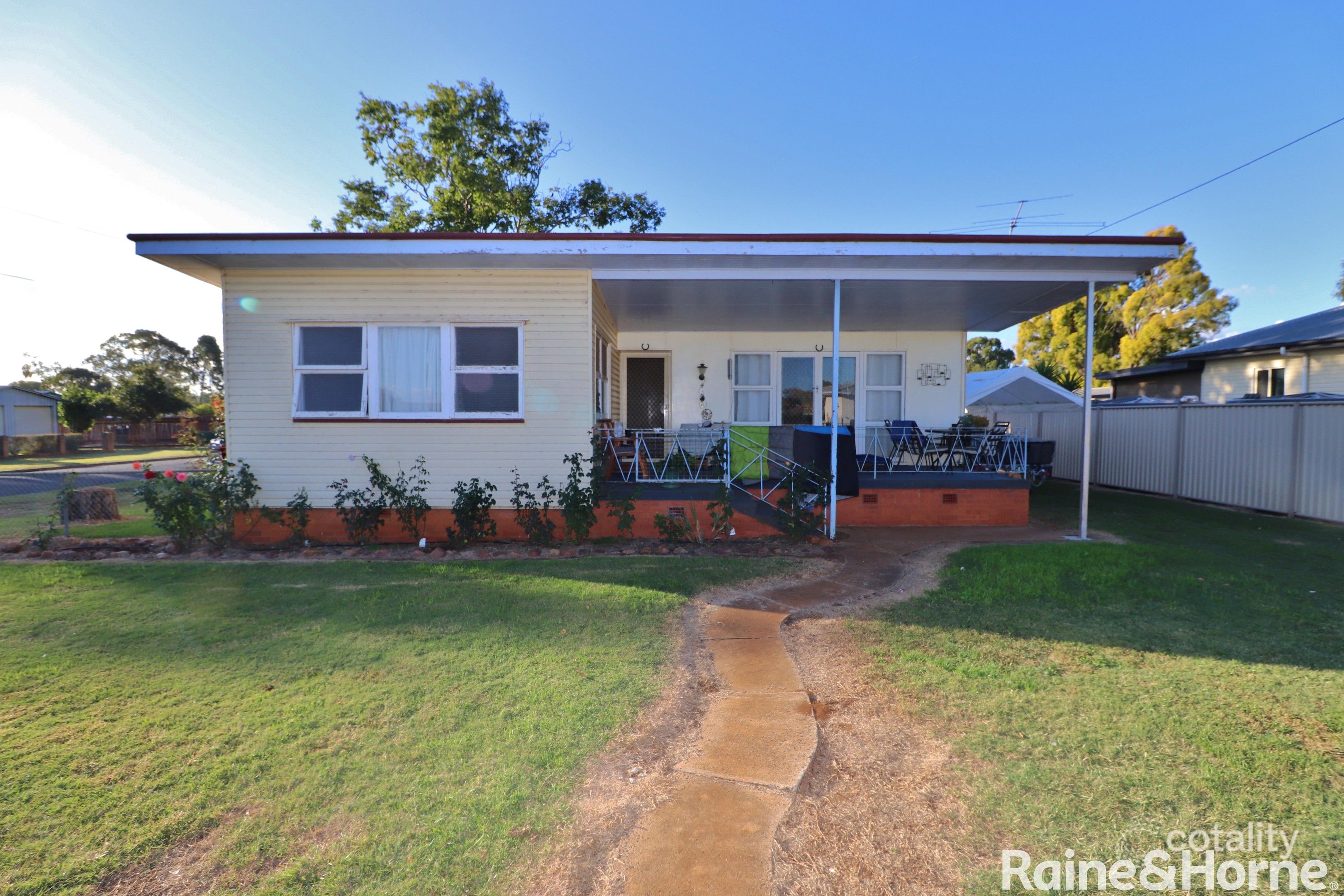 16 Jean St, Kingaroy, QLD 4610