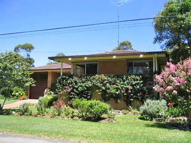 28 Lakeside Dr, Macmasters Beach, NSW 2251