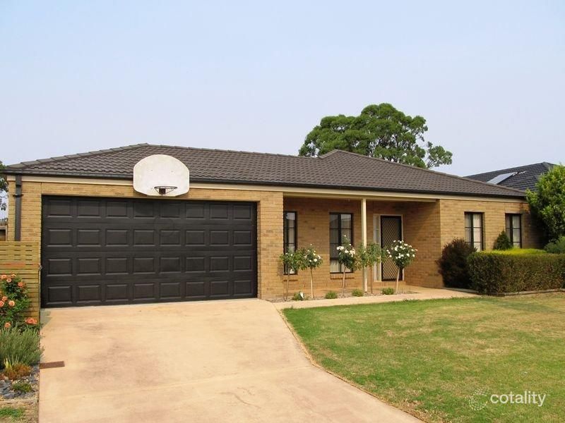 10 Windsor Ct, Eastwood, VIC 3875