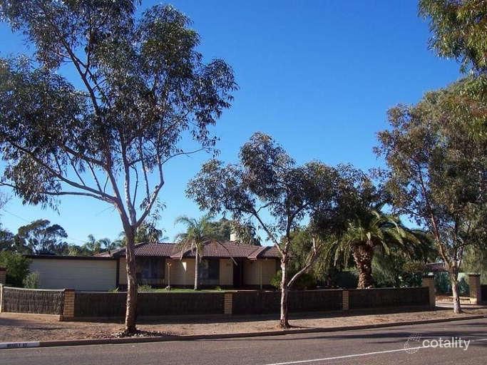 8 Mosely St, Stirling North, SA 5710
