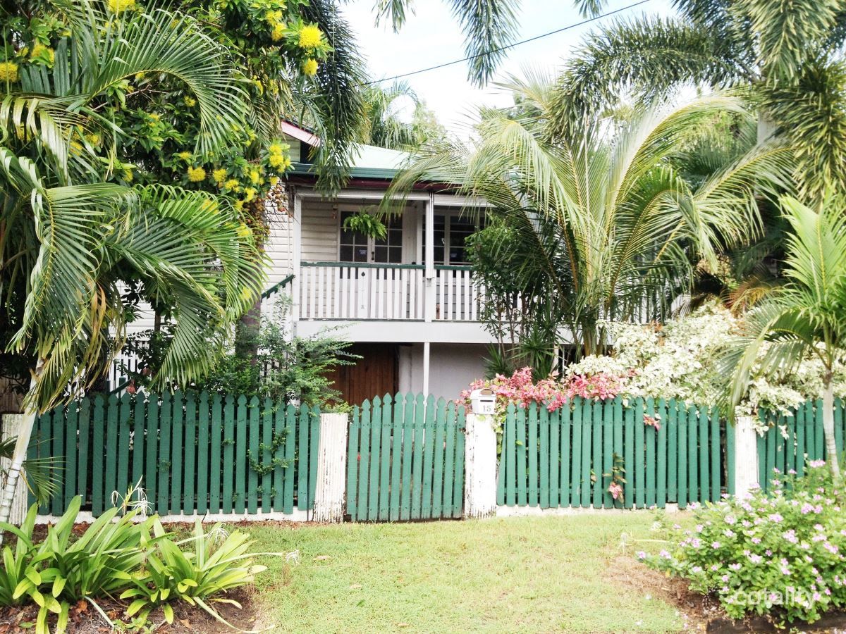 15 Law St, Cairns North, QLD 4870