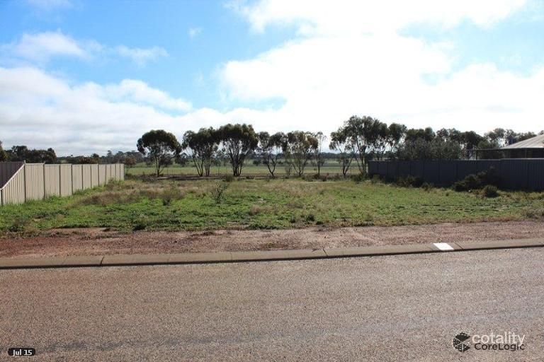 8 O'Loghlen St, Dowerin, WA 6461