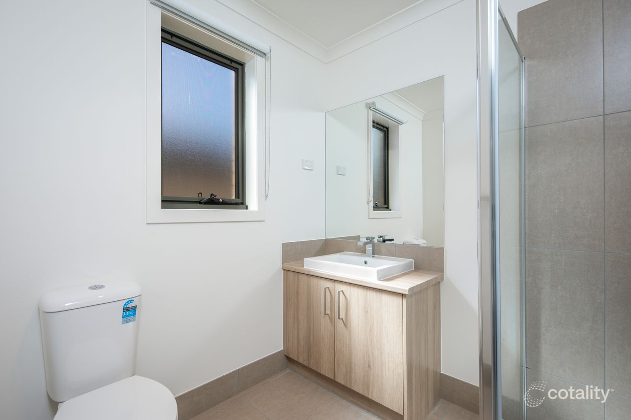 27 Ajay Way, Kurunjang, VIC 3337