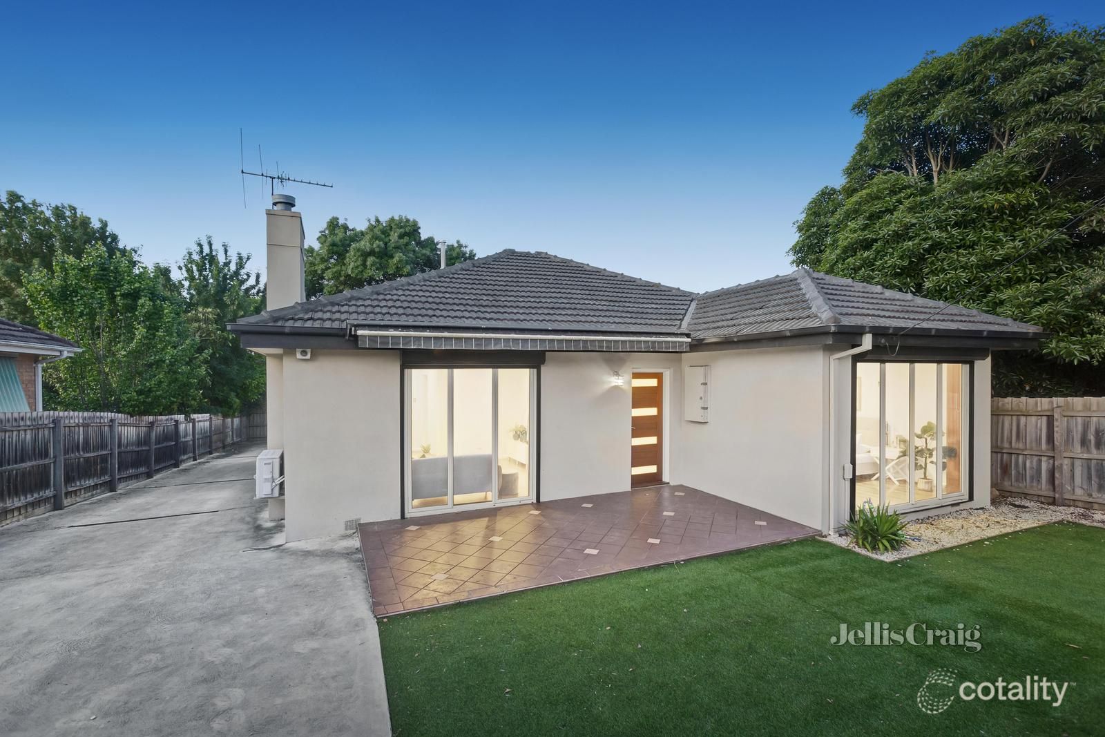87 Canterbury Rd, Blackburn, VIC 3130
