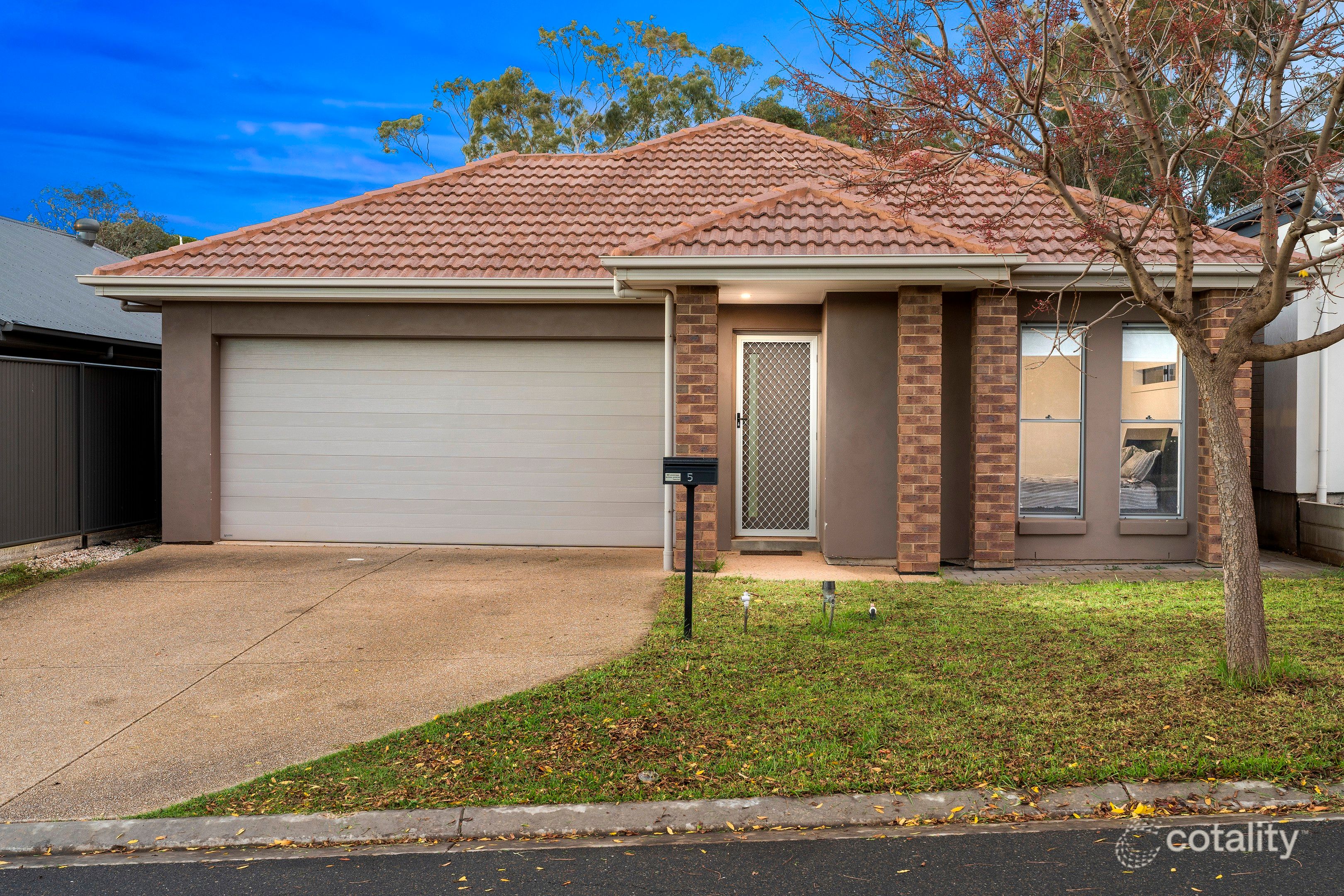 5 Brown Hill Cl, Blakeview, SA 5114