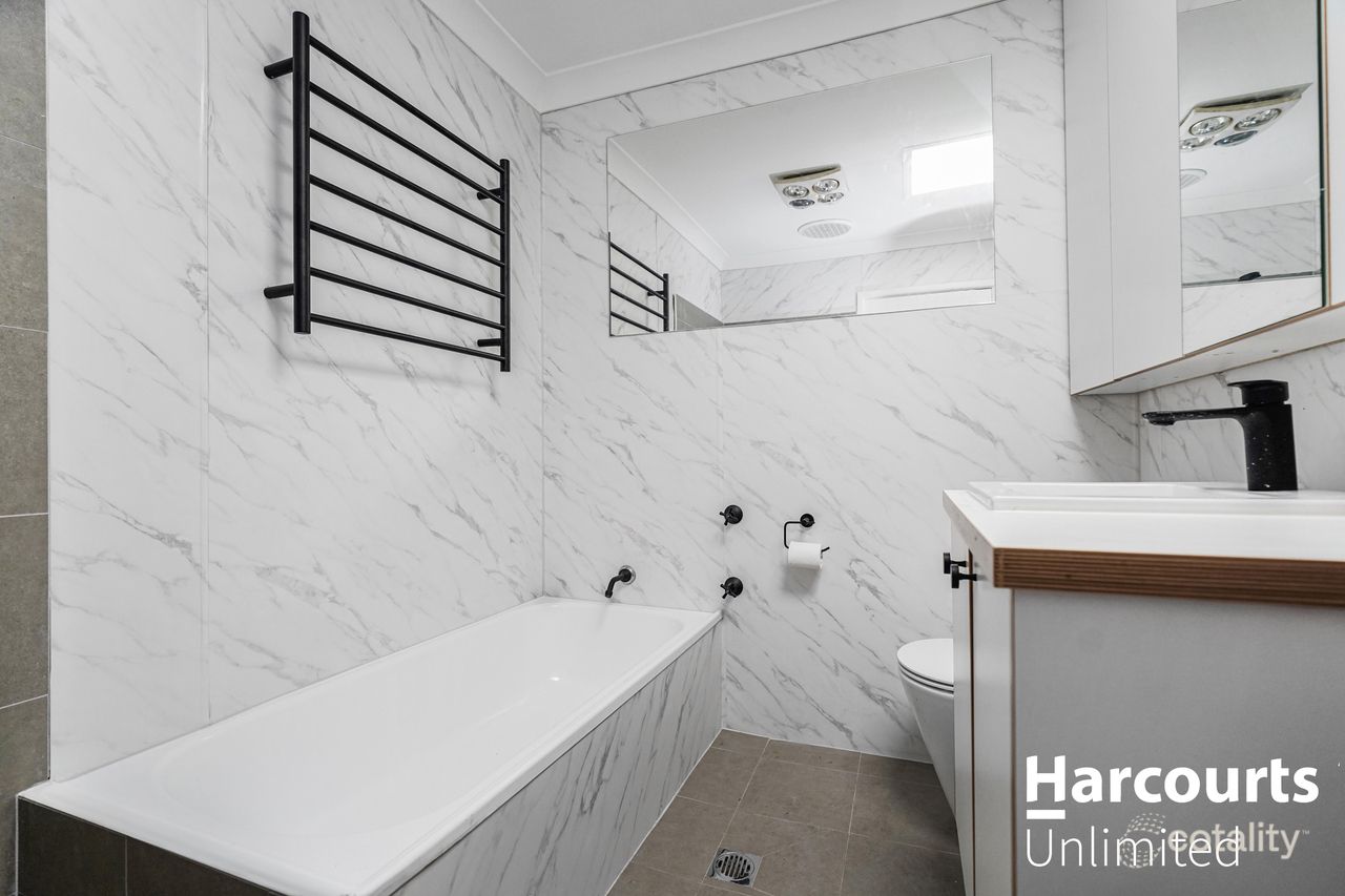 5 Lindsay Pl, Doonside, NSW 2767