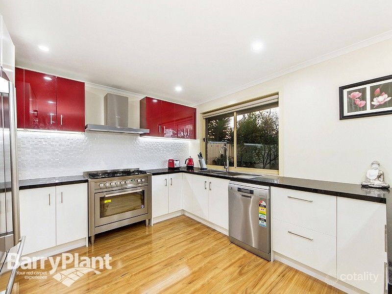 21 Aycliffe Dr, Deer Park, VIC 3023