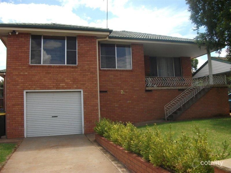 26 Moor St, Parkes, NSW 2870