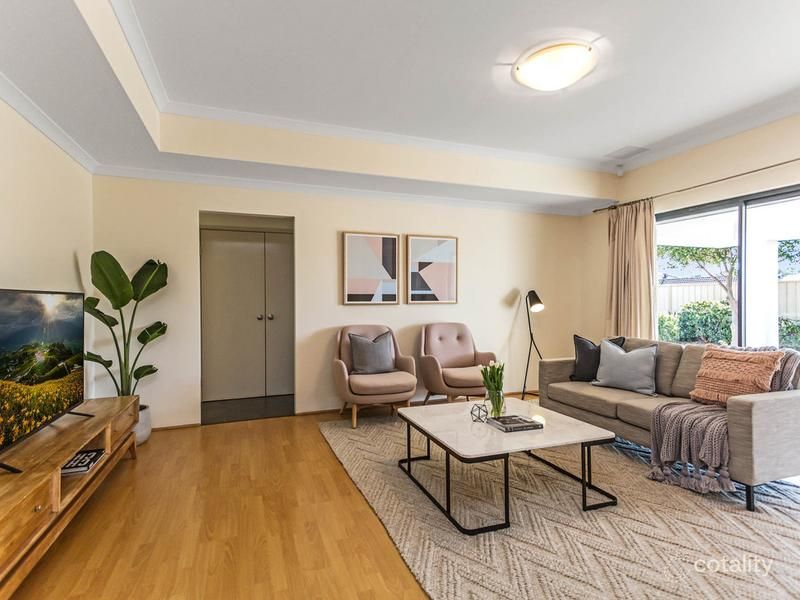 20 Wyatt Rd, Hocking, WA 6065