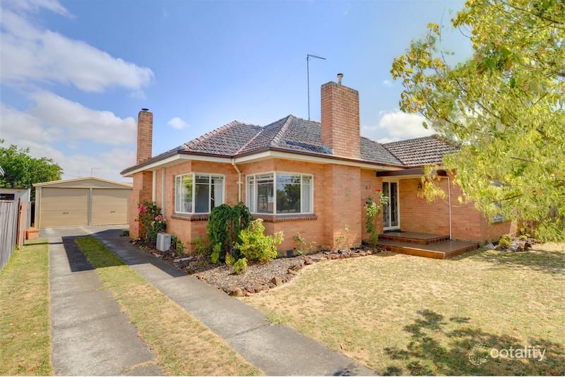 17 Cuthberts Rd, Alfredton, VIC 3350